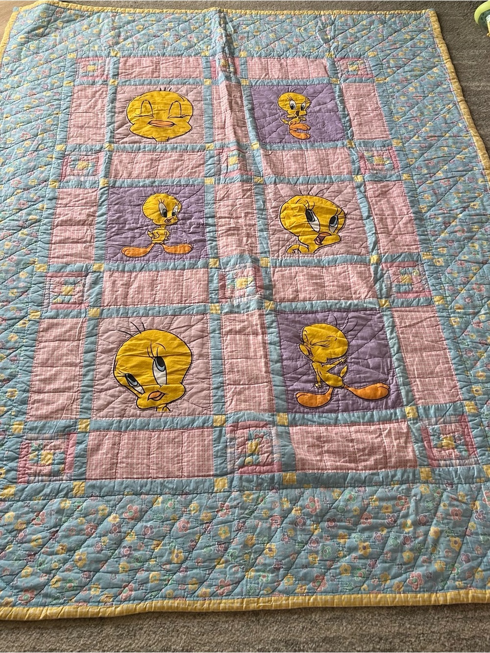Vintage Twin Bedspread Looney Tunes Tweety Bird Comforter Yellow Pink Quilt
